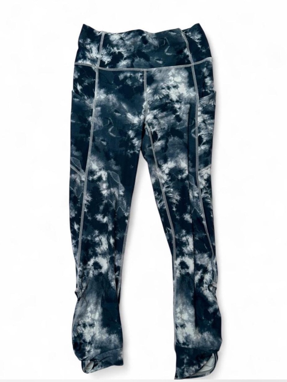 Fabletics Oasis Pureluxe high waisted twist 7/8 leggings in Navy Blue Tie-dye